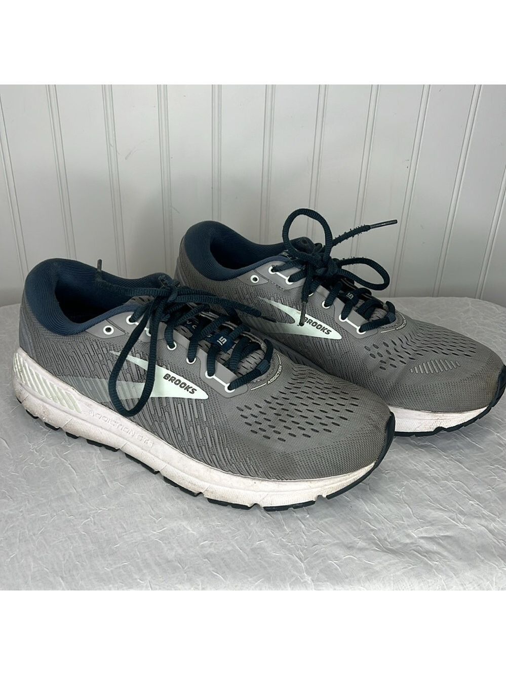 Brooks Addiction GTS 15 Running Shoes Size 11 Narrow